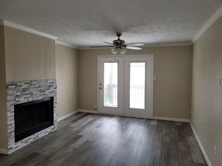 1516 Bay Area Blvd #2 — Photo 3