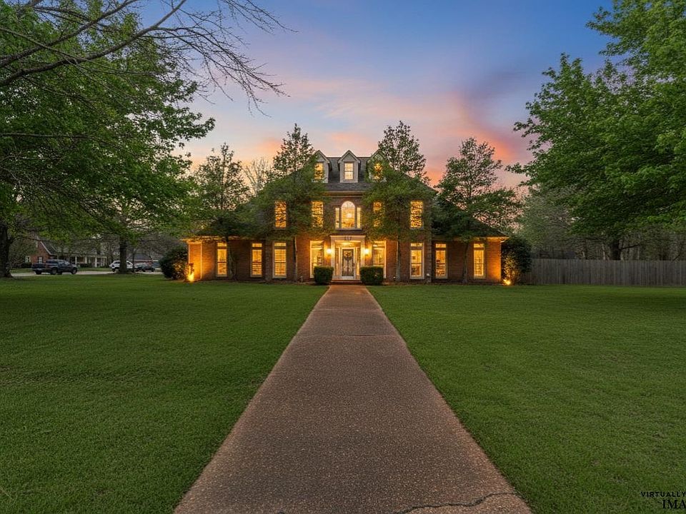 1st image of 923 Woodland Trace Ln