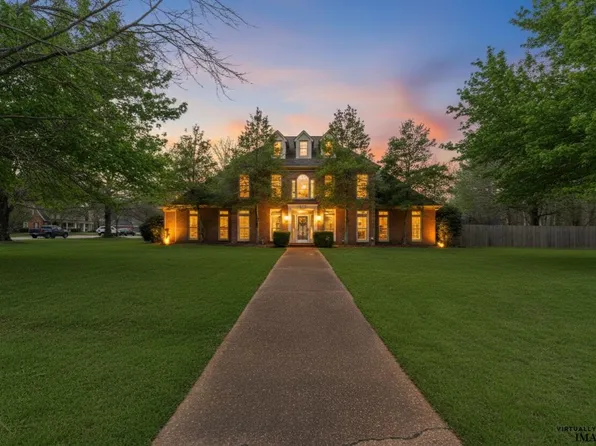 923 Woodland Trace Ln, Cordova, TN 38018