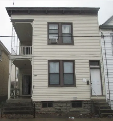 246 Lafayette Ave photo 1