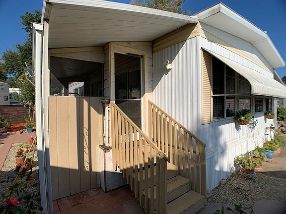 3rd image of 71 Selby Ln #71