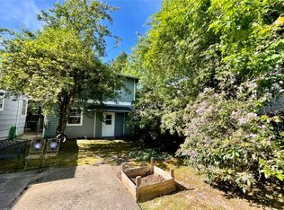 8888 SW Cashmur Ln #A, Portland, OR 97225