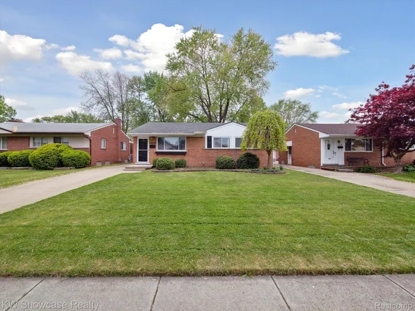 21000 Saint Gertrude St, Saint Clair Shores, MI 48081