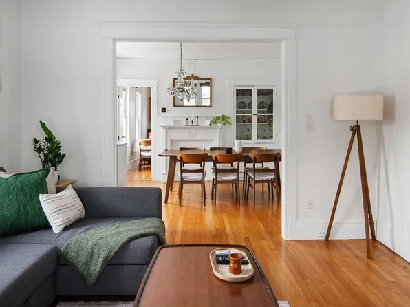 206 N Beacon St, Watertown, MA 02472