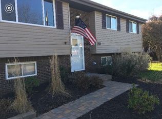205 Mullin Ave, Mount Pleasant, PA