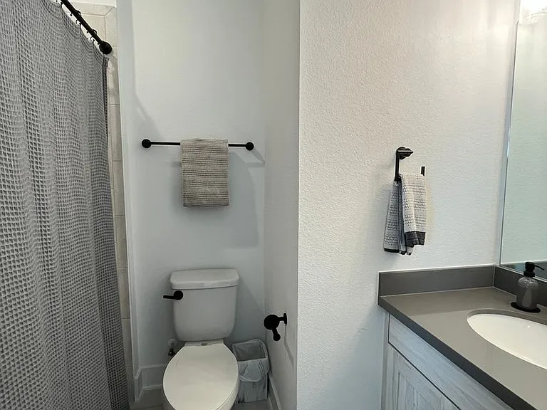 1404 Castalo Ln — Photo 24
