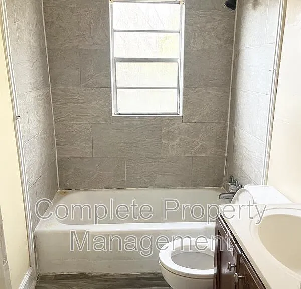 2324 Treadwell Rd — Photo 8