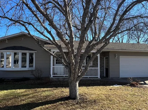 110 Knollwood Dr, Redwood Falls, MN 56283