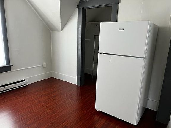 3rd image of 2923 E Diamond Ave #2