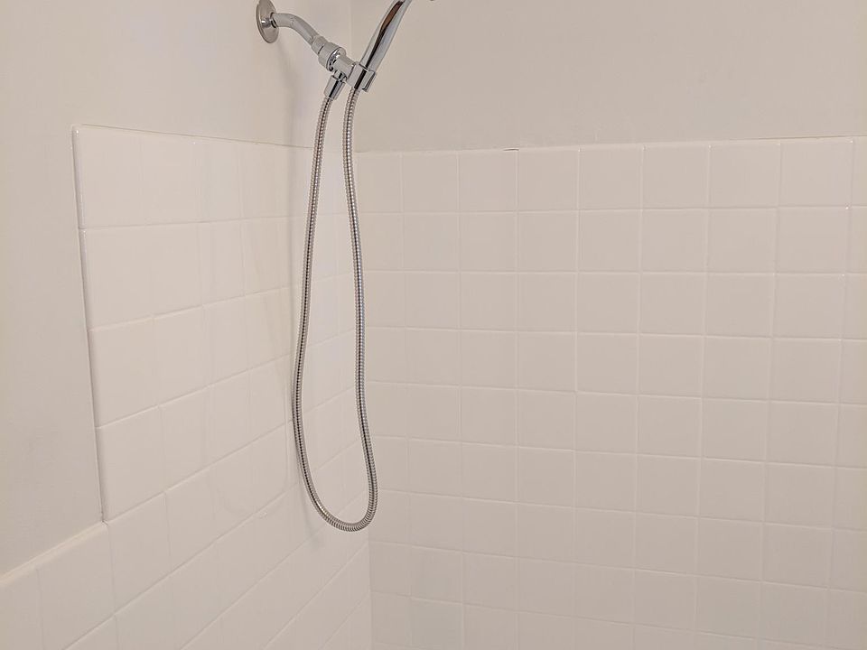 2nd image of 1765 Carroll Ave APT 16