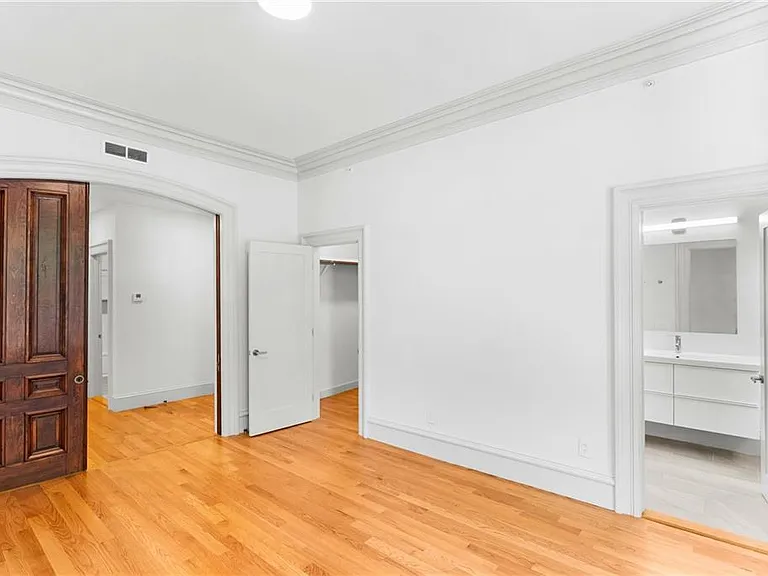 31 Parade St #201 — Photo 16