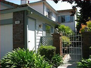 1080 Ridgemont Dr photo 1