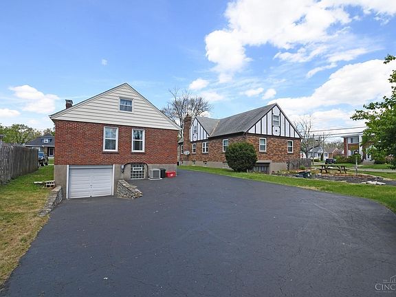 2nd image of 3839 Thornton Dr