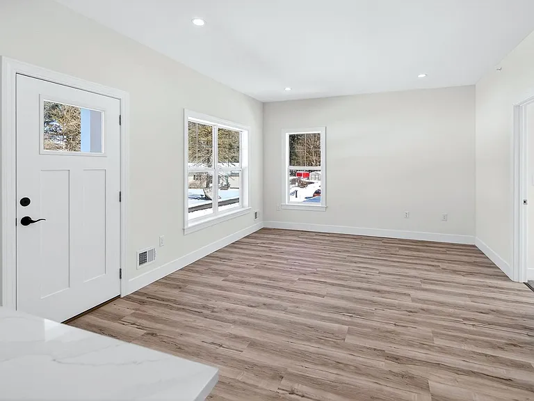 Hemlock Manor — Photo 16