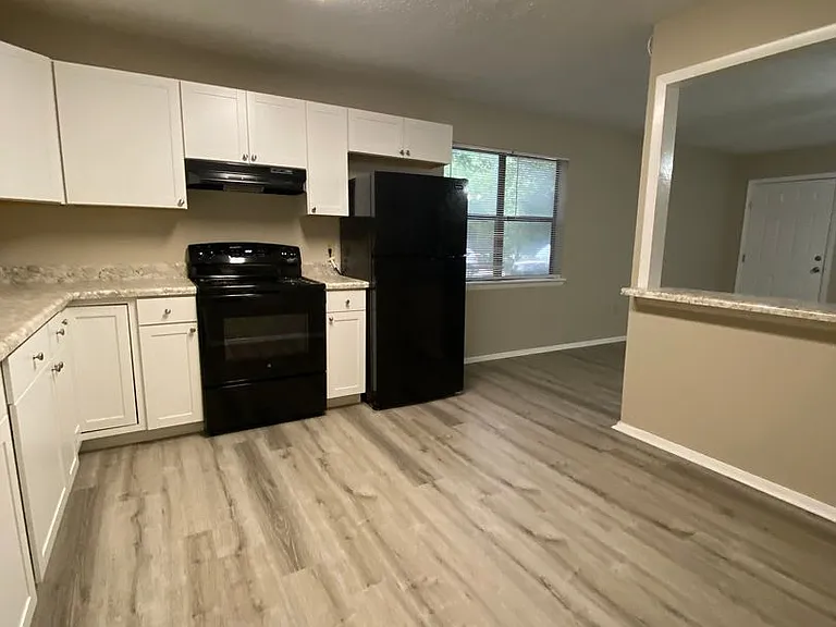 1605/1607 Cedar Shoals Dr — Photo 2