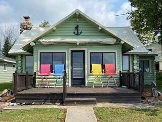 2nd image of 9143 N Lake Shore Dr