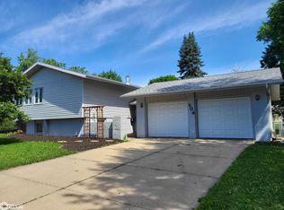 504 Friendly Dr, Marshalltown, IA 50158