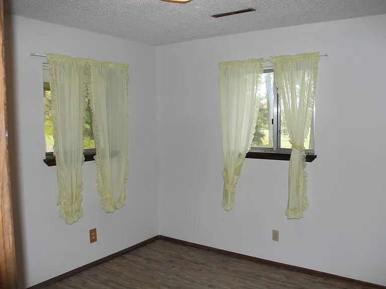 11429 E Applehill Rd — Photo 10