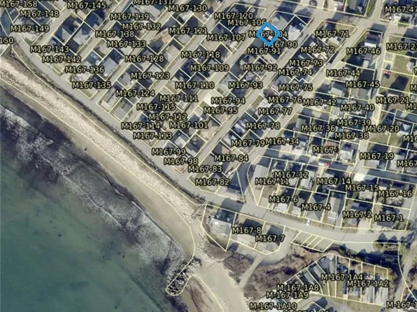 4 Lane Three, Narragansett, RI 02882