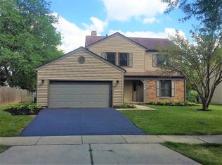 454 Nantucket Rd, Naperville, IL 60565