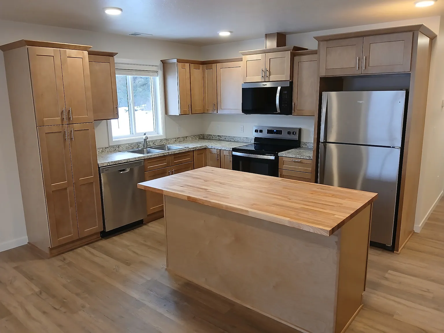 3 bed, 1113 sqft, $1,600 — Photo 4