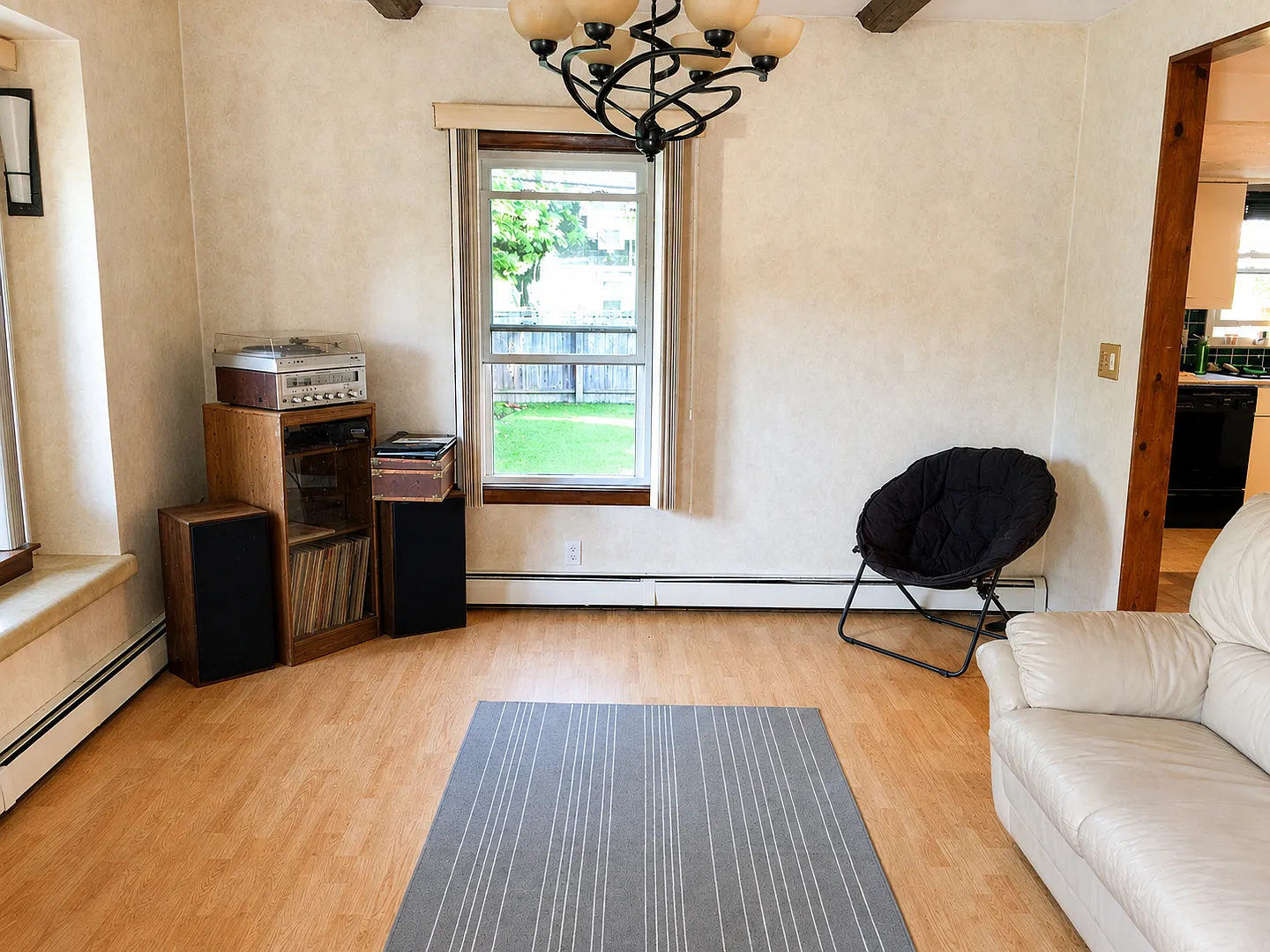 Beautiful Single Family Home Right on The East Long Meadow Line! — Photo 3