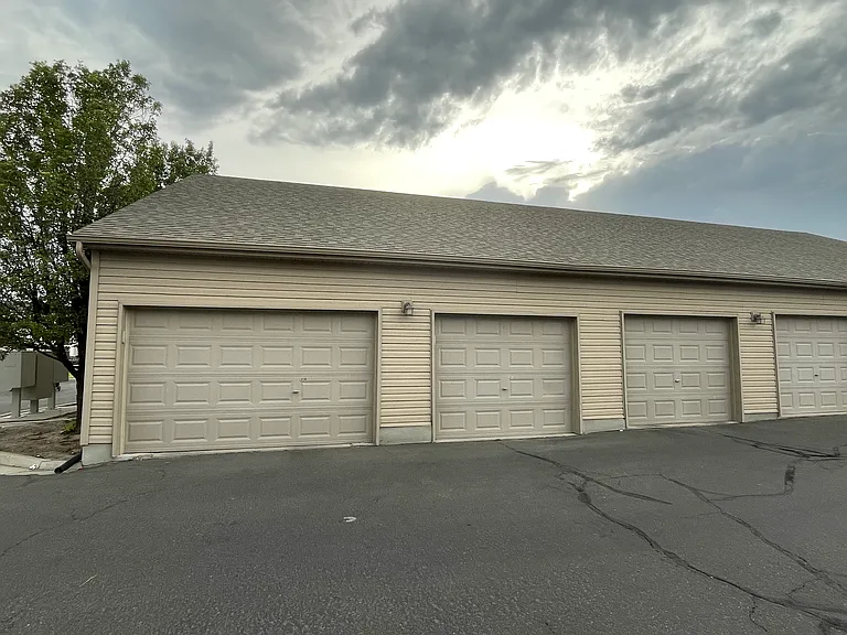 1956 N Crest Rd — Photo 12
