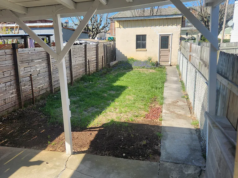 317 E Weidman St — Photo 21