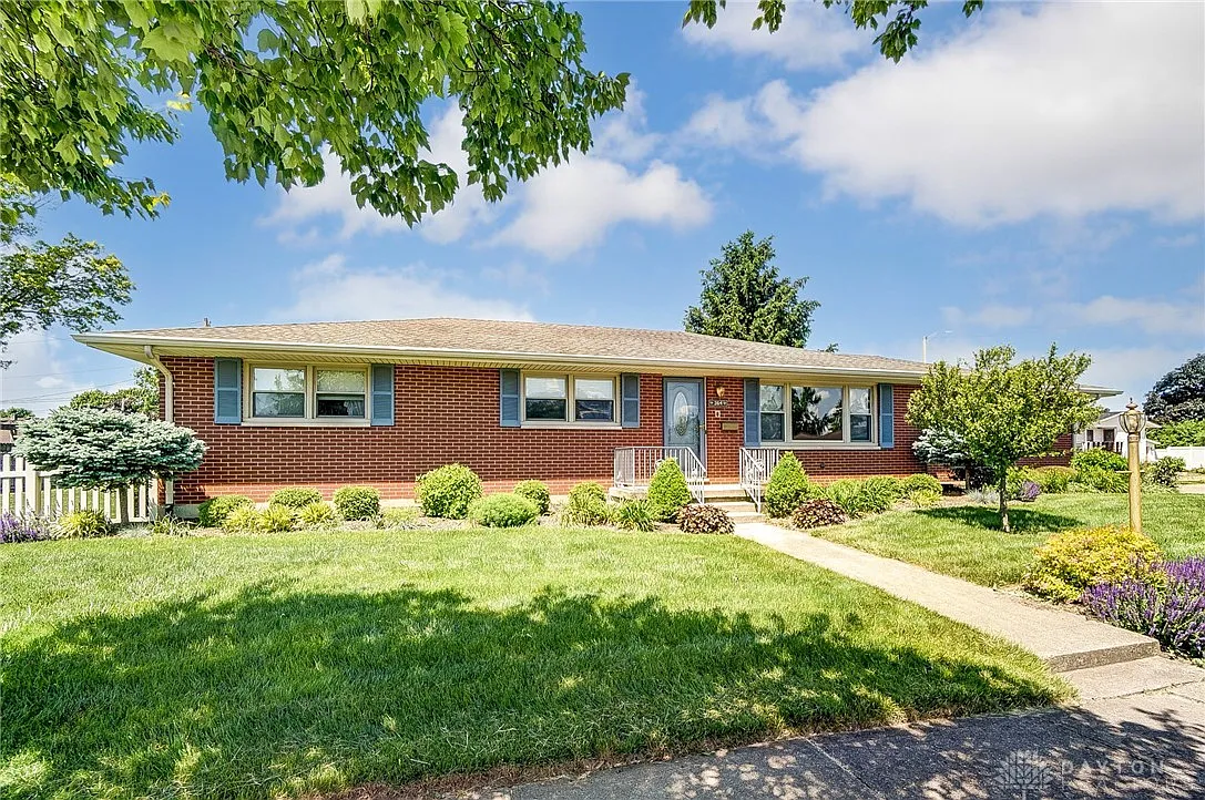 364 Robin Hood Ln photo 1