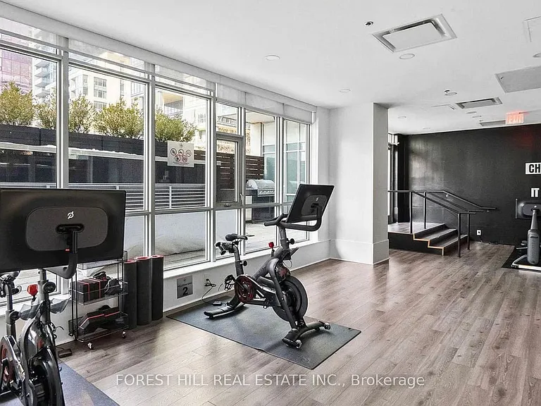 375 King St W #1108 — Photo 12