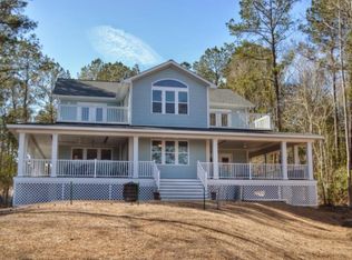 655 White Oak Xing, Swansboro, NC 28584