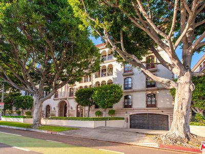 9249 Burton Way Unit 301, Beverly Hills, CA, 90210