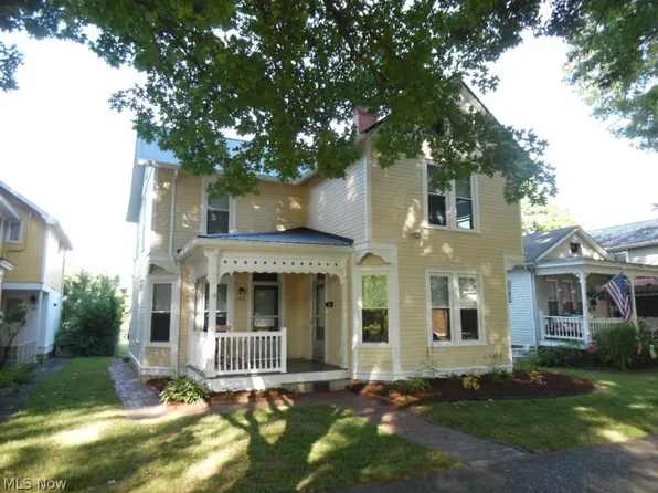 525 6th St, Marietta, OH 45750