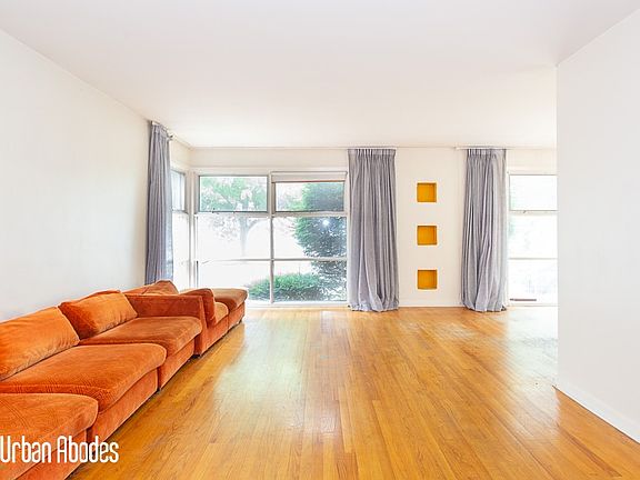5th image of 7407 N California Ave #A