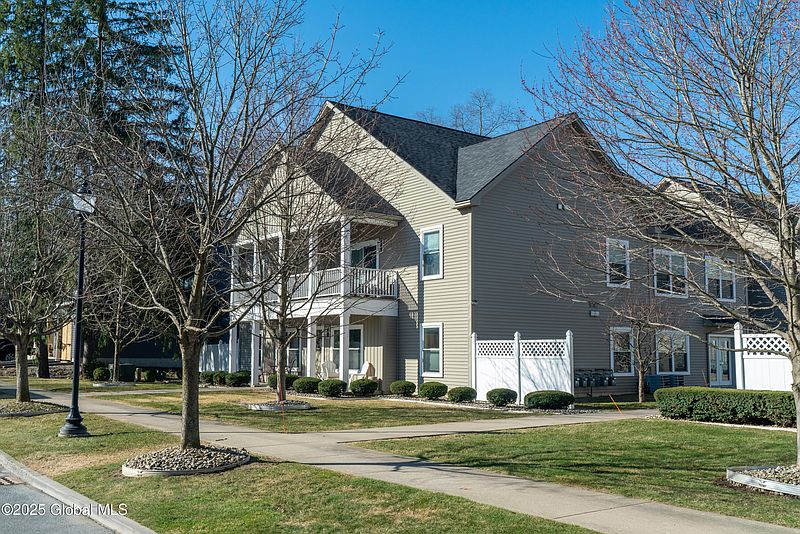 2nd image of 289 Jefferson Street APT 19