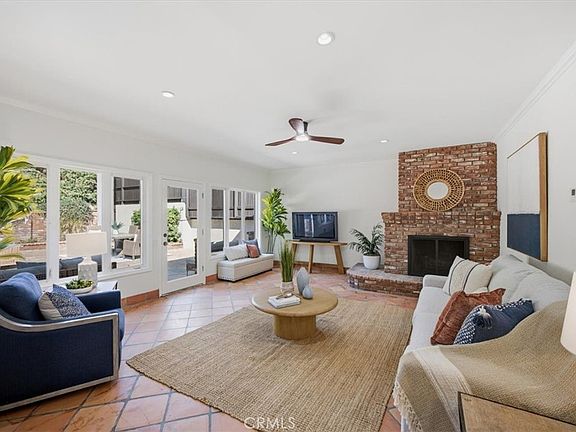 4th image of 3624 Bell Ave