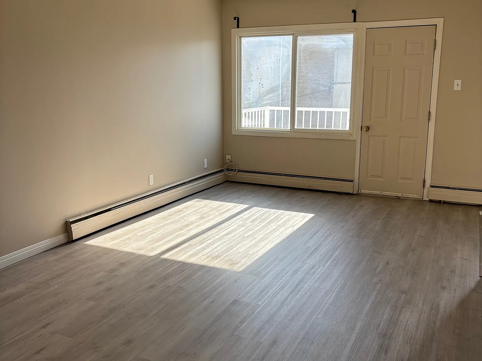 1 bed, 1.0 bath, $1,095 — Photo 4
