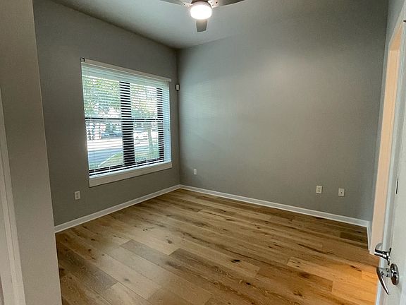 5th image of 400 4th Ave S APT 107