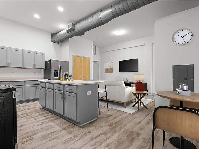 105 Main St #2 — Photo 25