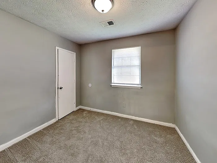 2093 Drake Ct — Photo 14