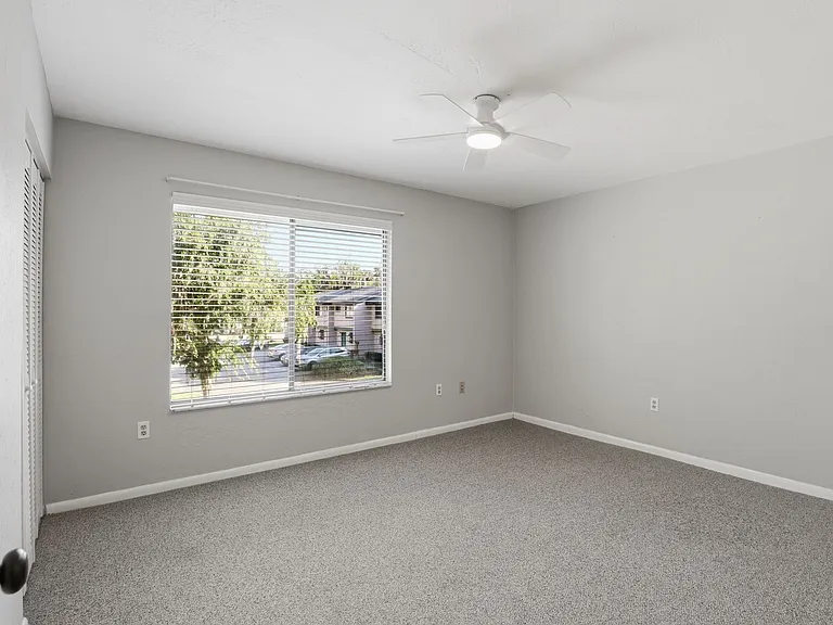 2300 SW 43rd St #H3 — Photo 14