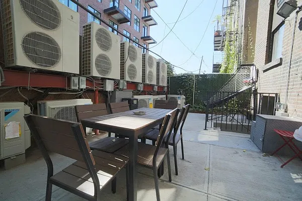 Rented by Evergreen Apartments BK | media 35