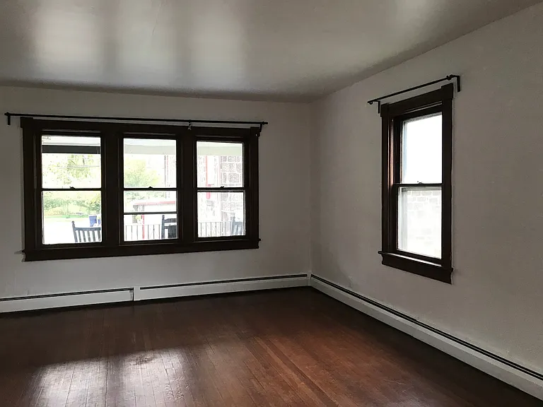 465 Main St #1 — Photo 3