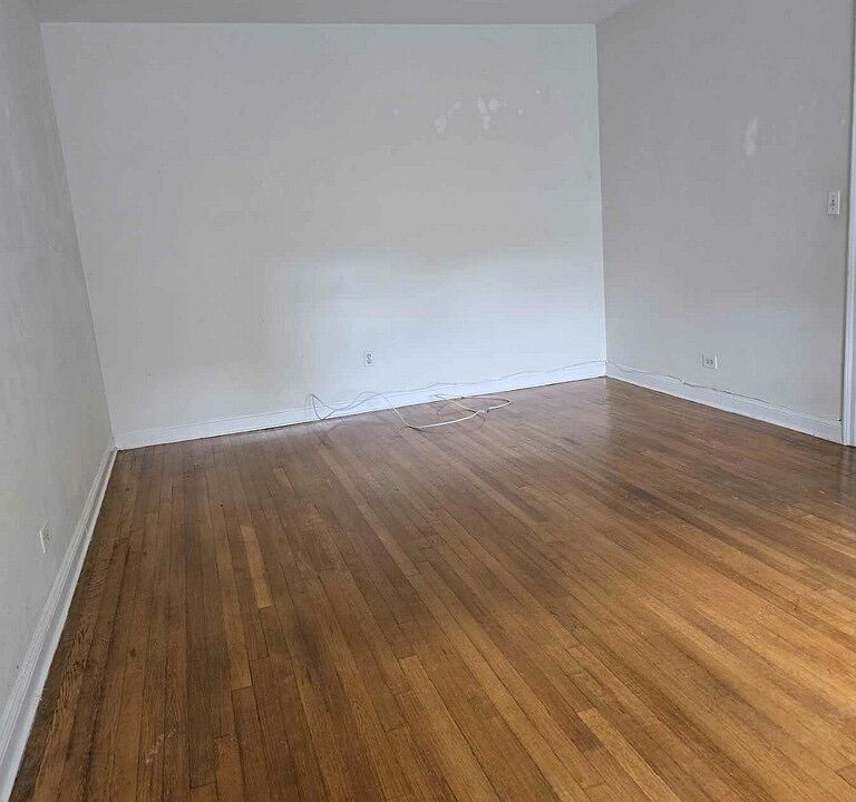 1st image of 300 Main St APT 2