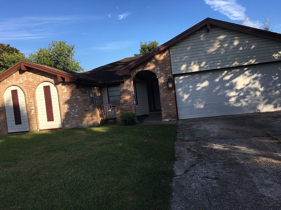 1st image of 14838 Beaconsfield Dr