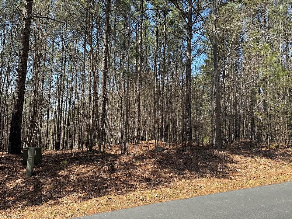 2nd image of 153 Cove Wood Dr