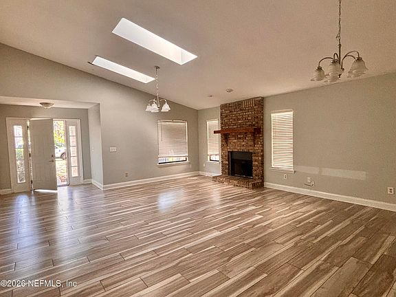 4th image of 5449 Fort Caroline Rd