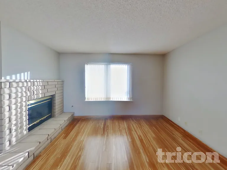 709 Honeybee Ct — Photo 2