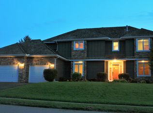 10011 Gristmill Rdg, Eden Prairie, MN 55347