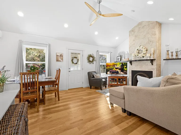 740 Sterling St — Photo 25